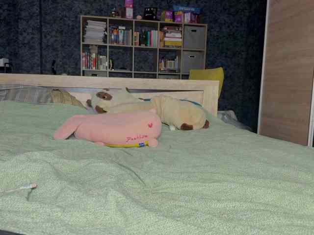 charmingaura1 webcam