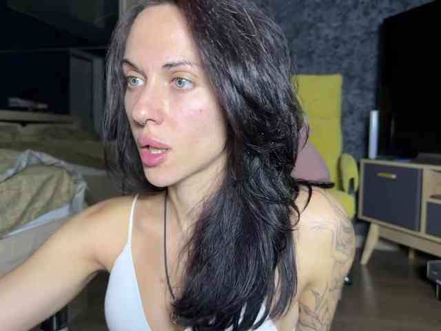 charmingaura1 webcam