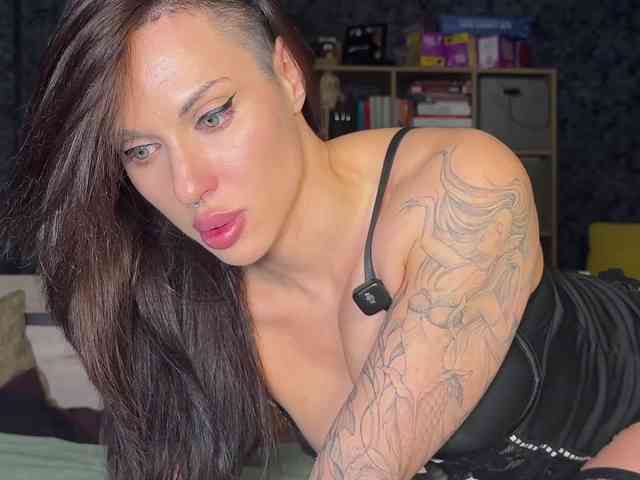 charmingaura1 webcam