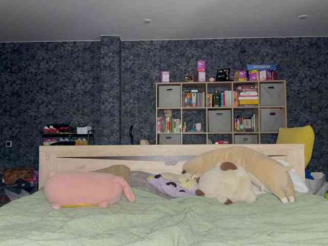 charmingaura1 webcam