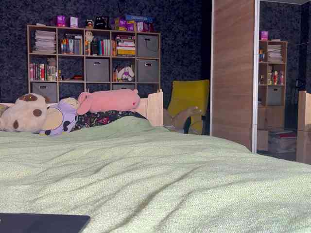 charmingaura1 webcam