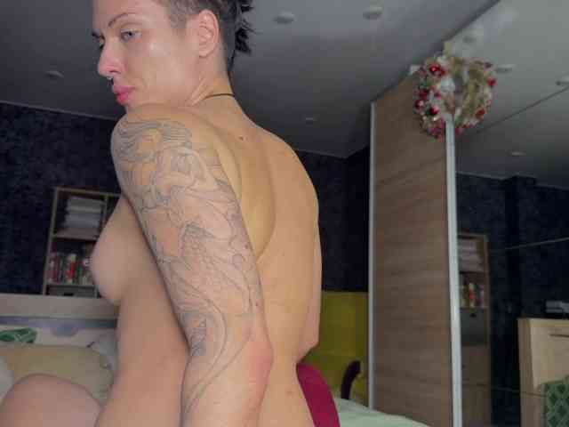 charmingaura1 webcam