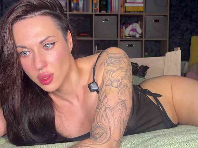 charmingaura1 webcam