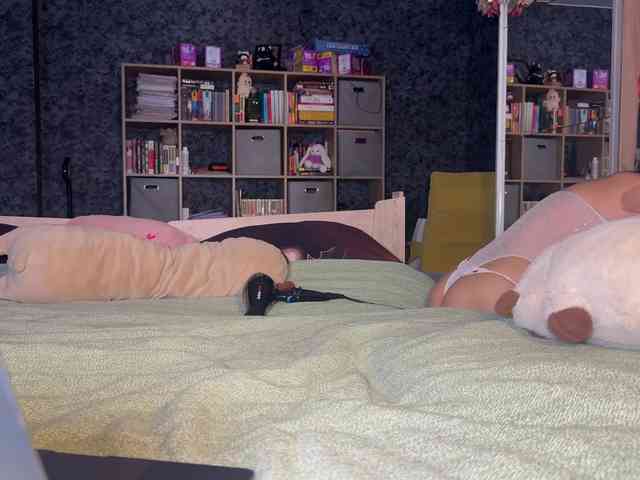 charmingaura1 webcam