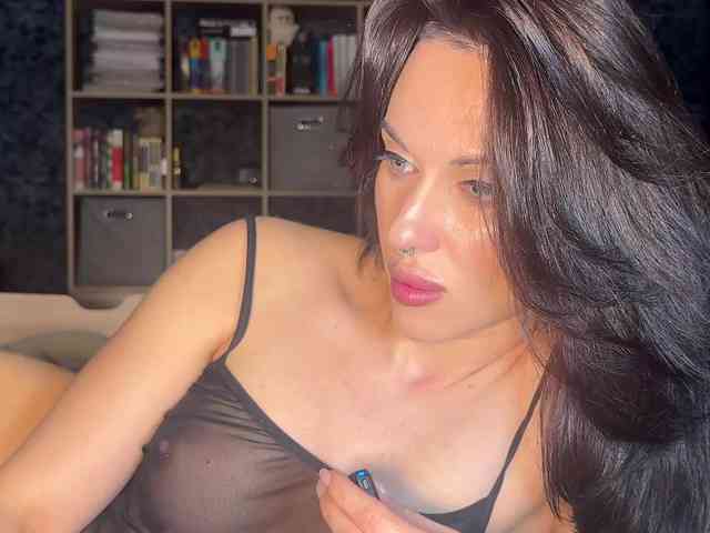 charmingaura1 webcam