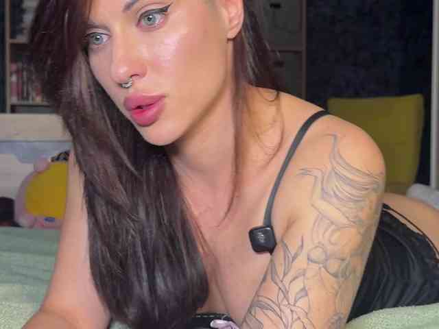 charmingaura1 webcam