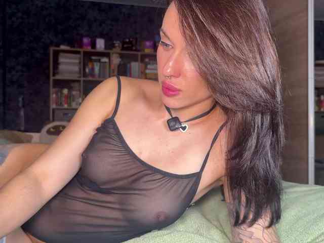 charmingaura1 webcam