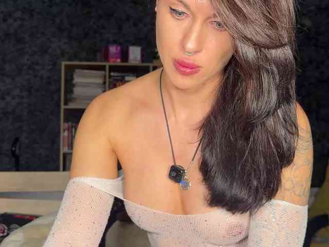 charmingaura1 webcam