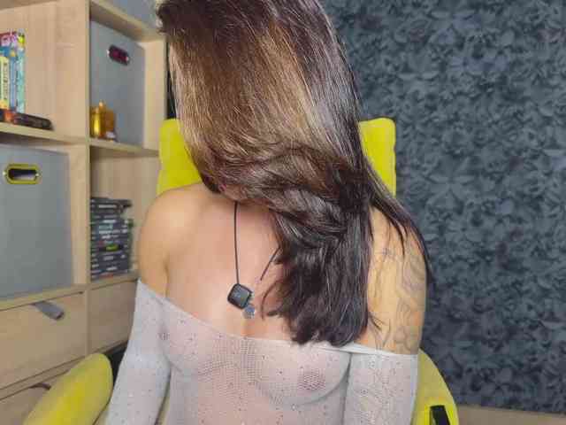 charmingaura1 webcam