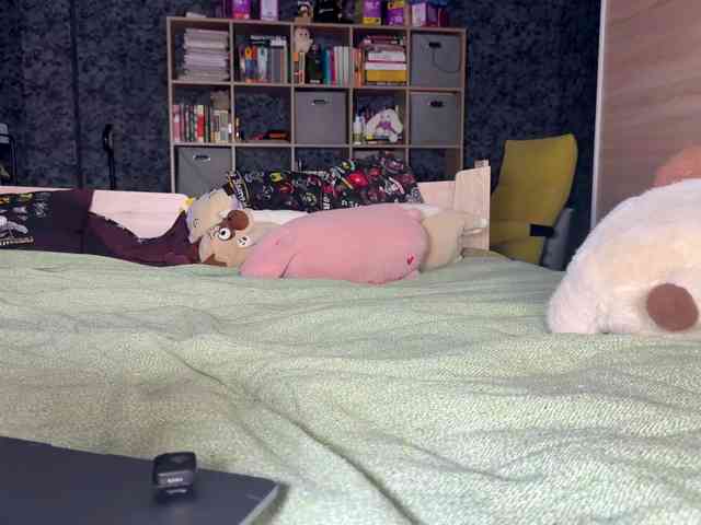 charmingaura1 webcam