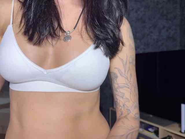 charmingaura1 webcam