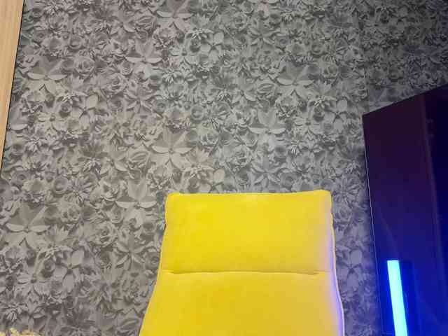 charmingaura1 webcam
