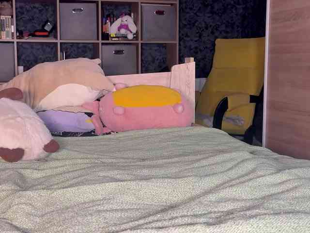 charmingaura1 webcam