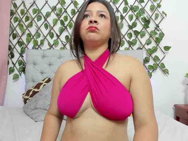 YaraWilliam webcam