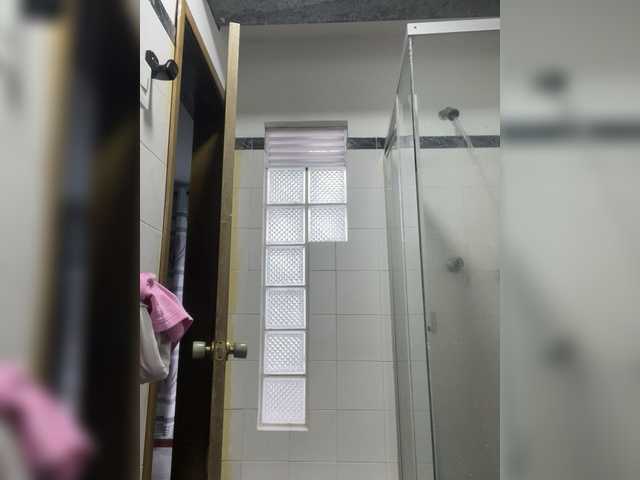 SarahYessica's BongaCams show and profile