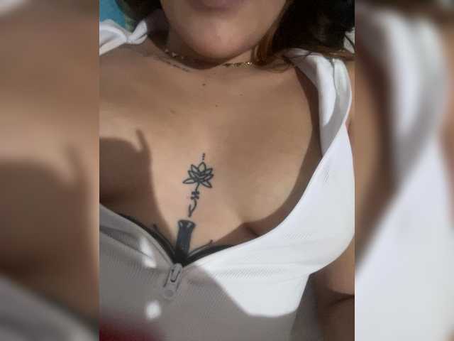 SarahYessica's BongaCams show and profile