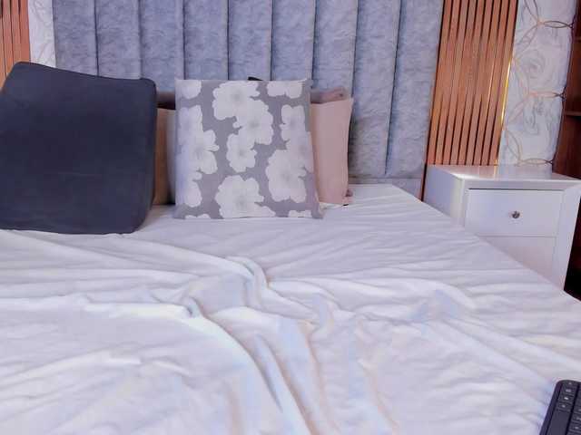  SarahYessica chat room