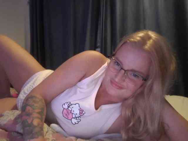 HoneyBeastx webcam