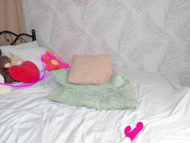 Jane-Broks's BongaCams show and profile