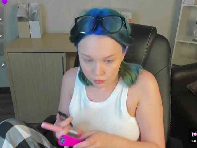 MaryShiota webcam