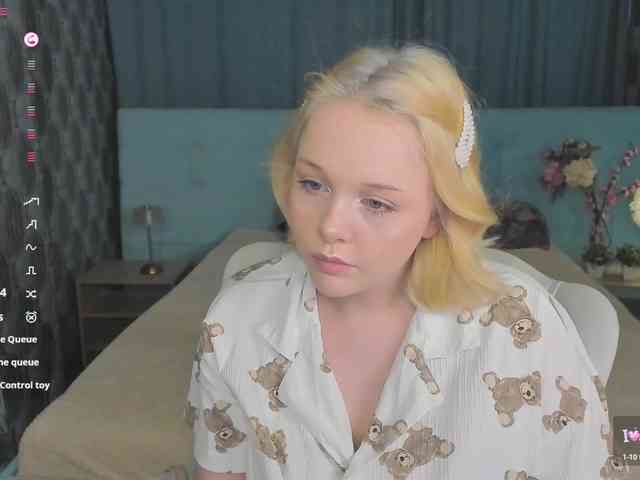 MaryShiota webcam