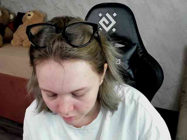 MaryShiota webcam