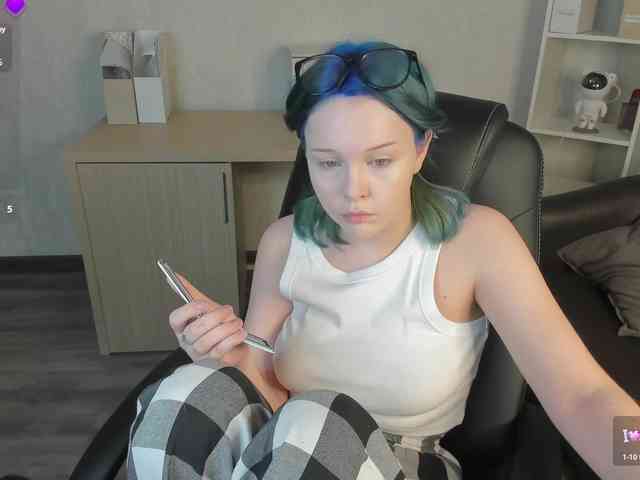 MaryShiota webcam