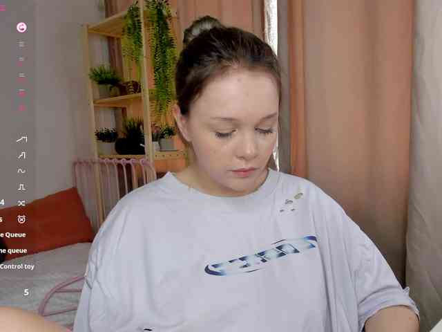MaryShiota webcam