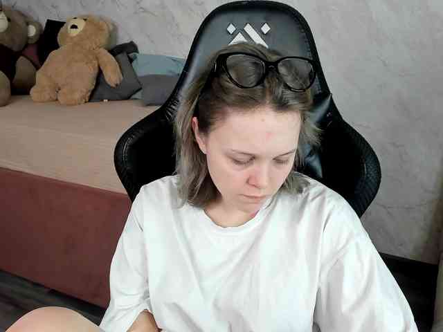 MaryShiota webcam