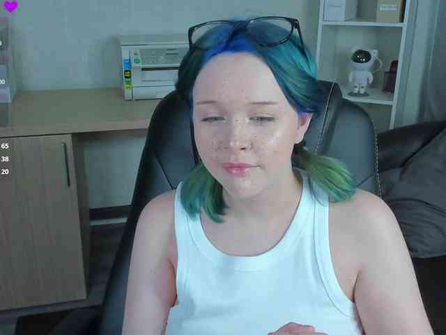 MaryShiota webcam