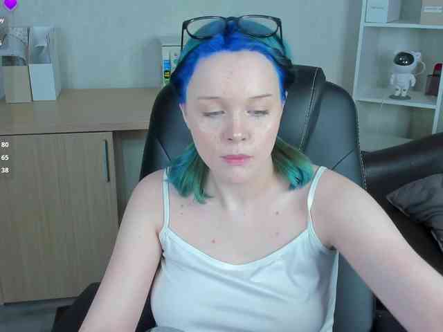 MaryShiota webcam