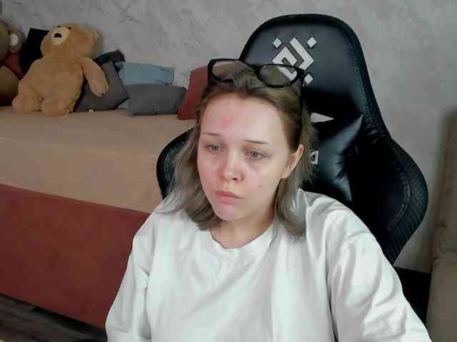 MaryShiota webcam