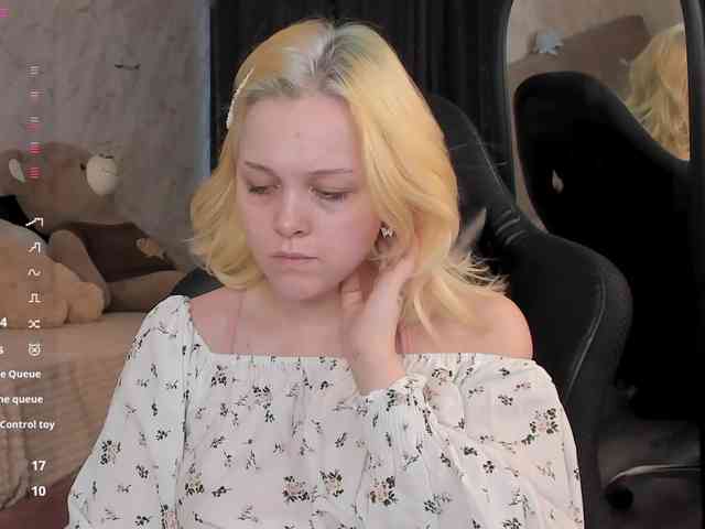MaryShiota webcam