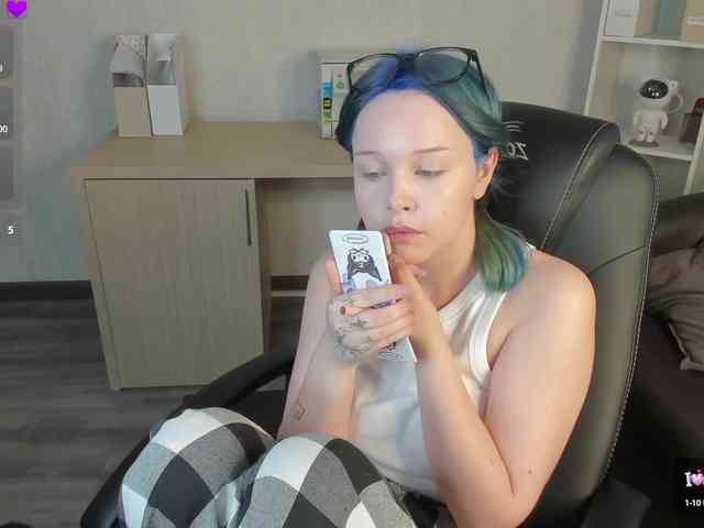 MaryShiota webcam