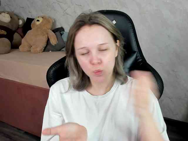 MaryShiota webcam