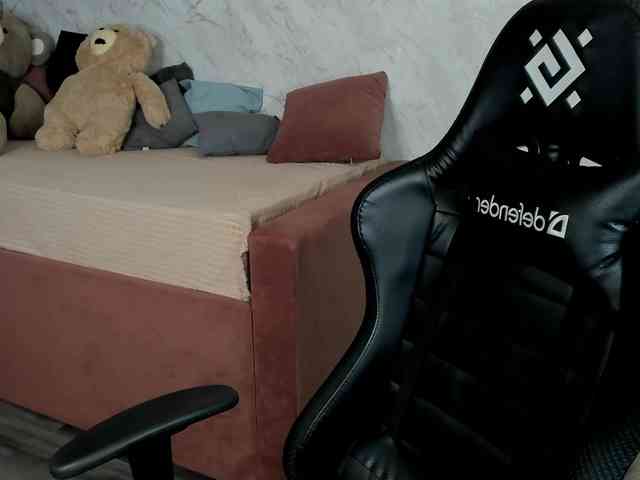 MaryShiota webcam