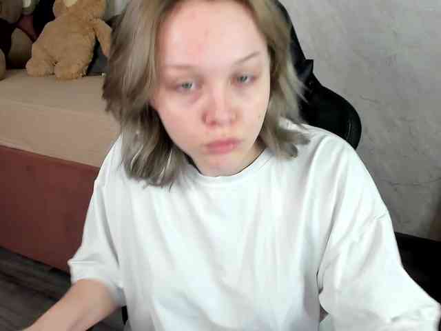 MaryShiota webcam