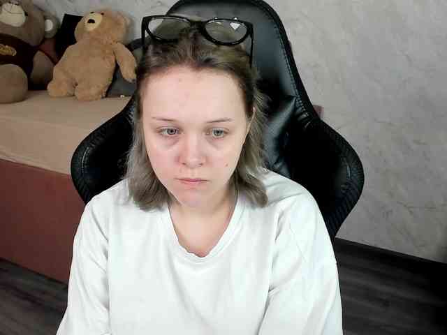 MaryShiota webcam