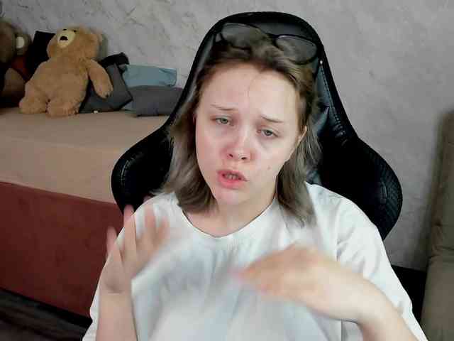 MaryShiota webcam