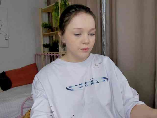 MaryShiota webcam