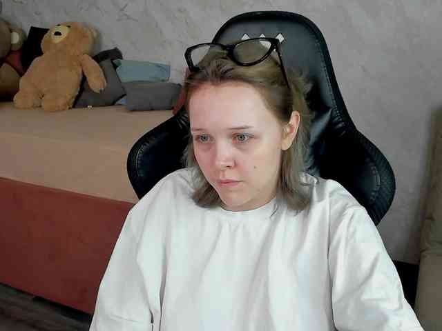 MaryShiota webcam