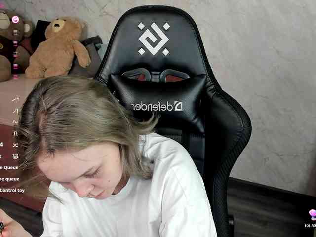 MaryShiota webcam