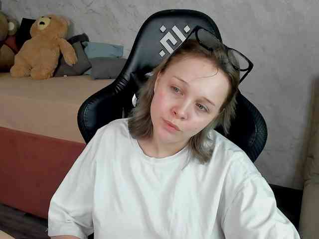 MaryShiota webcam