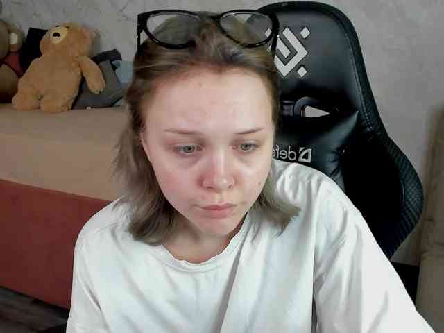 MaryShiota webcam