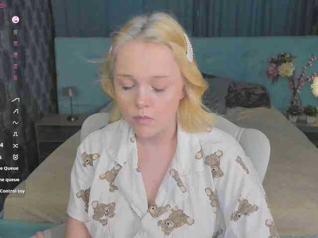 MaryShiota webcam