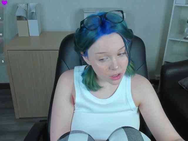 MaryShiota webcam