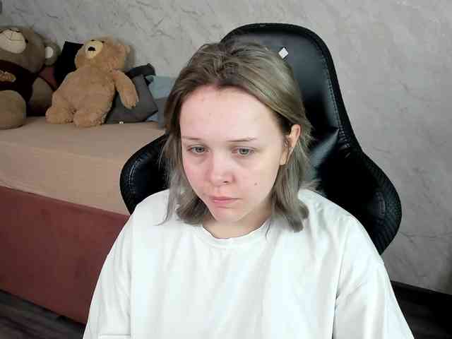 MaryShiota webcam