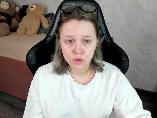 MaryShiota webcam