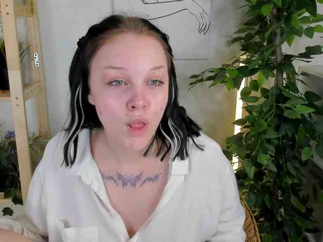 MaryShiota webcam