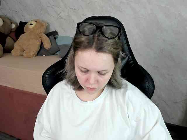 MaryShiota webcam